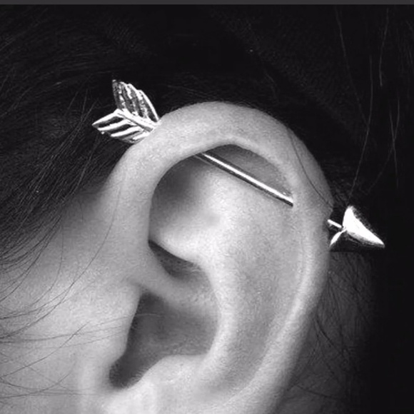 Industrial piercing arrow earring black - Picture 3 of 4